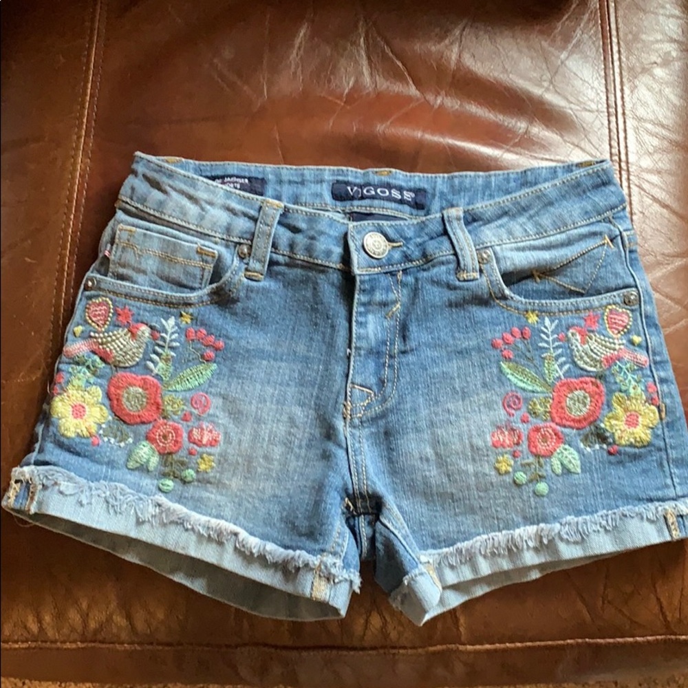 Girl’s Vigoss embroidered jean short
